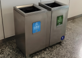 室內(nèi)地鐵站兩連體不銹鋼垃圾桶與城市文明的融合