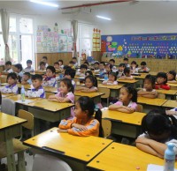 堅(jiān)持垃圾分類 分類教育從娃娃抓起