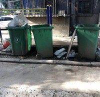 老舊小區(qū)成垃圾分類“死角”，部分小區(qū)未設(shè)四色分類垃圾桶